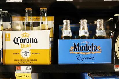 Constellation Brands reportó un aumento en las ventas de cerveza en Estados Unidos, impulsado por eventos deportivos que favorecieron las reuniones sociales