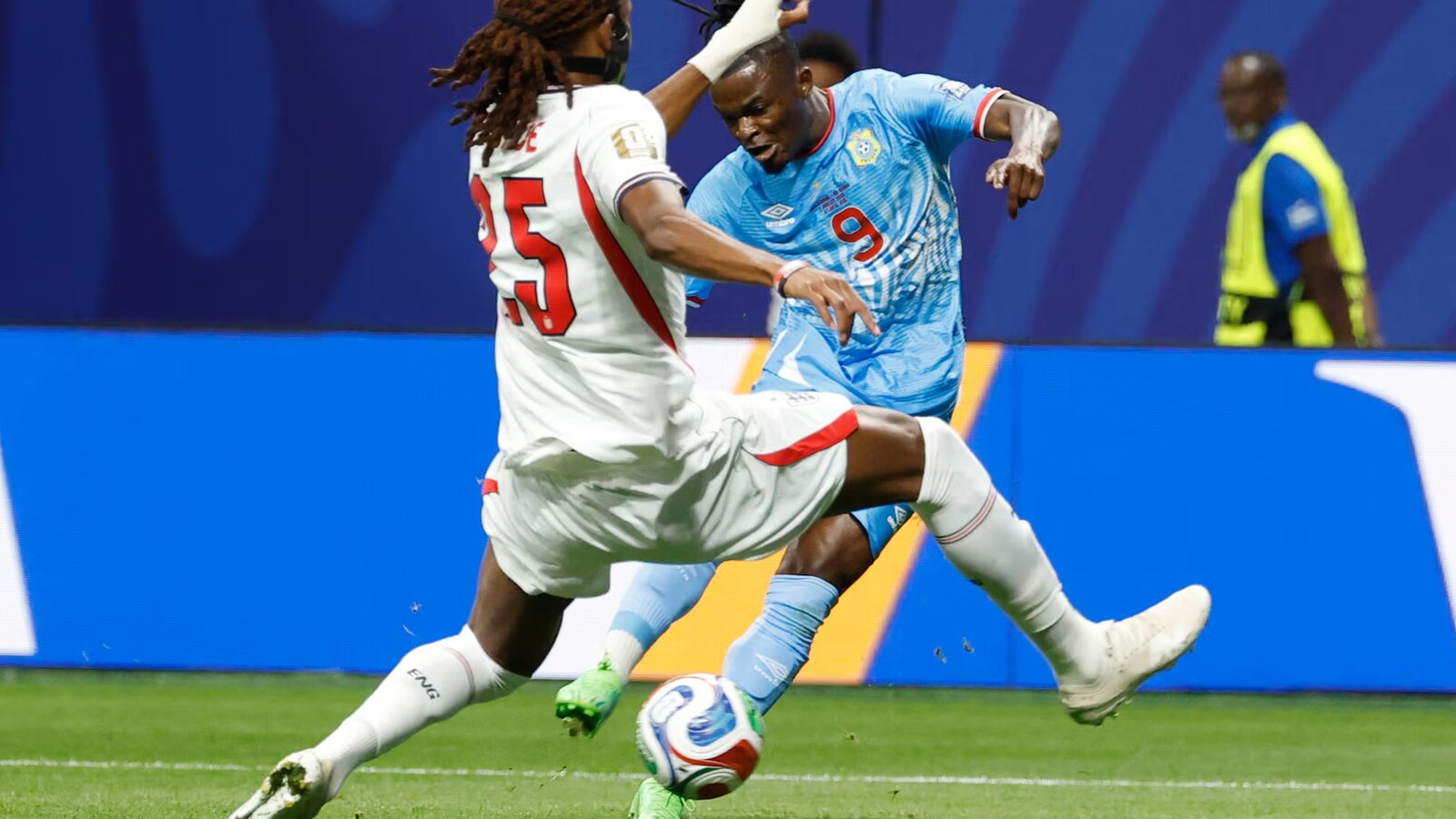 Kane rescata a Inglaterra y vencen 2-1 a una brava República Democrática del Congo