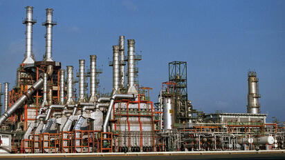 Pemex reporta flamazo en refinería durante labores de mantenimiento