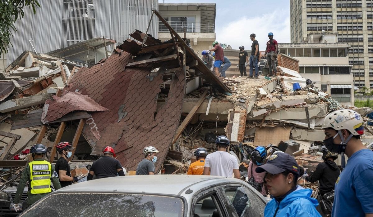 Aumenta a 2 mil 295 la cifra de fallecidos por terremotos en Venezuela