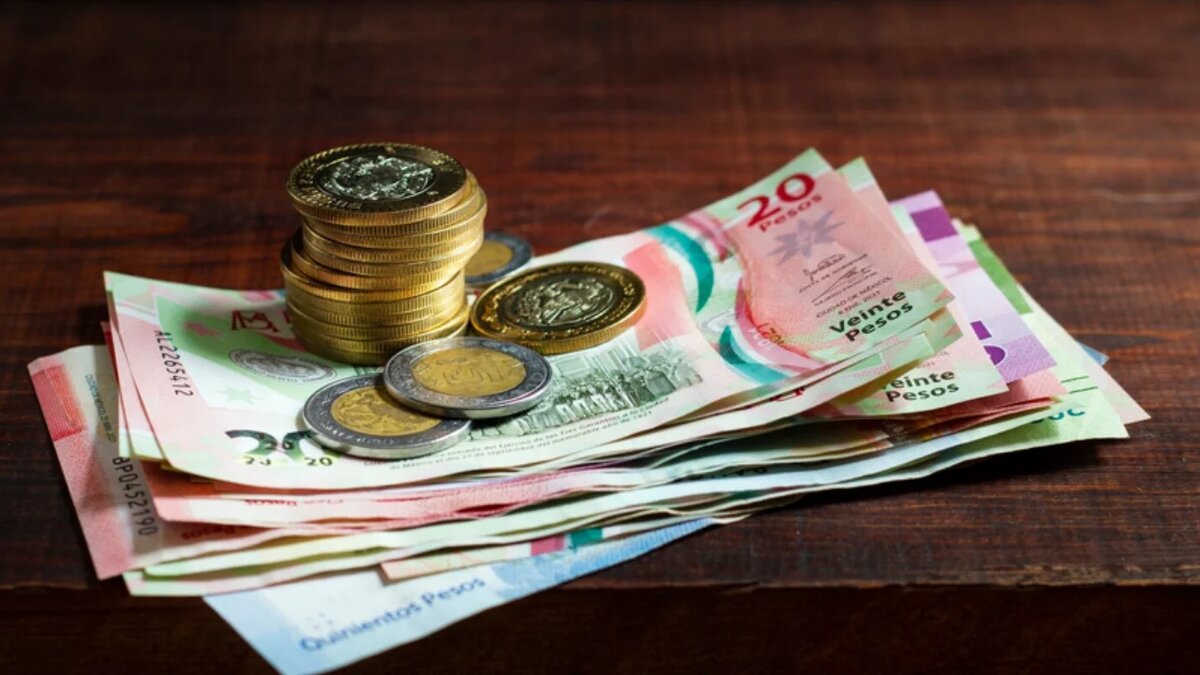Peso mexicano cae tras revisión anual del T-MEC en Estados Unidos