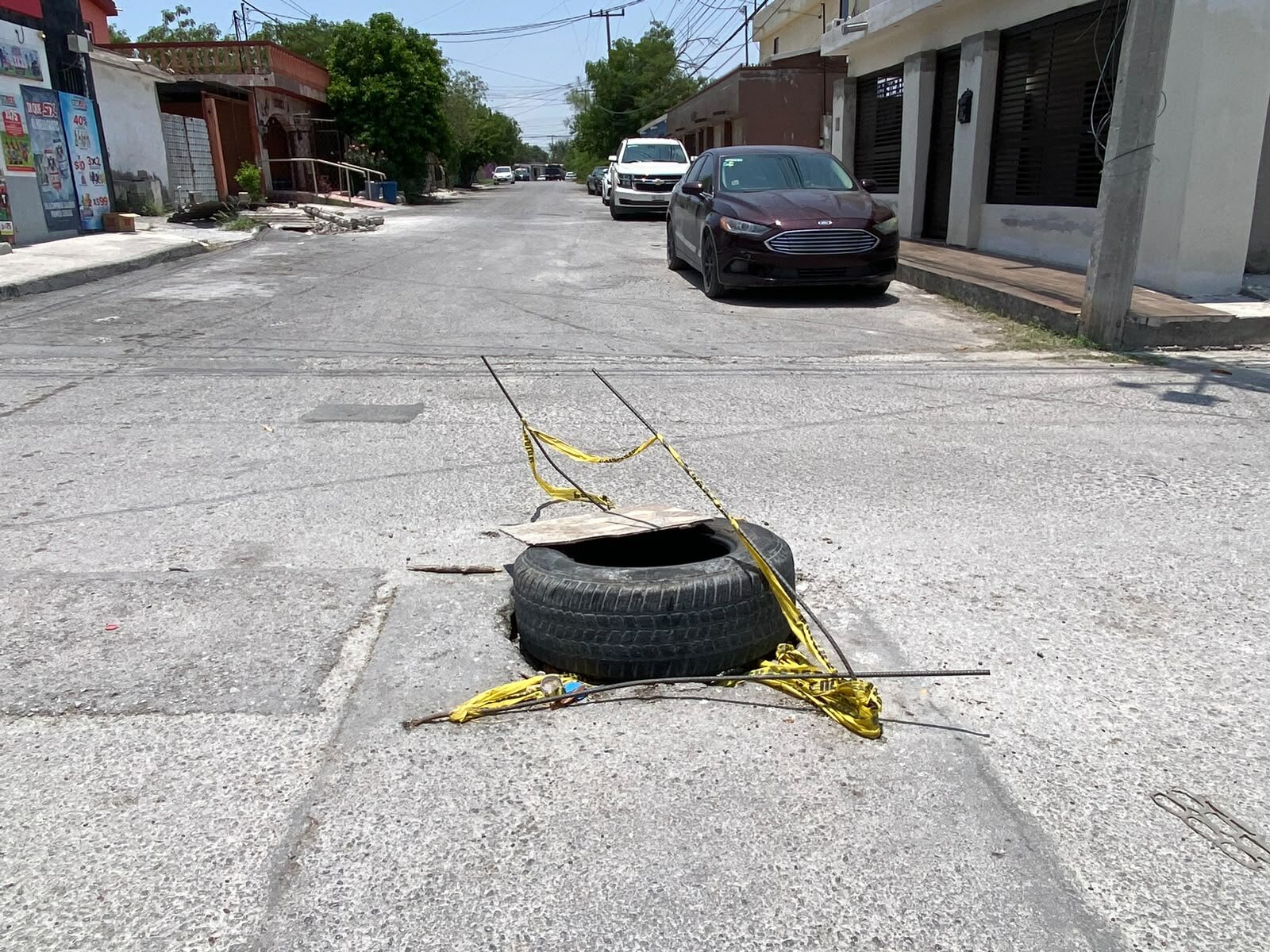 Vecinos exigen reparar alcantarilla en Santa Eulalia