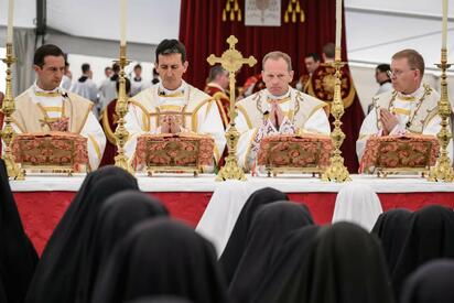 La Fraternidad San Pío X consagró cuatro obispos en Suiza sin autorización papal; León XIV advirtió que el acto genera división.  La Fraternidad