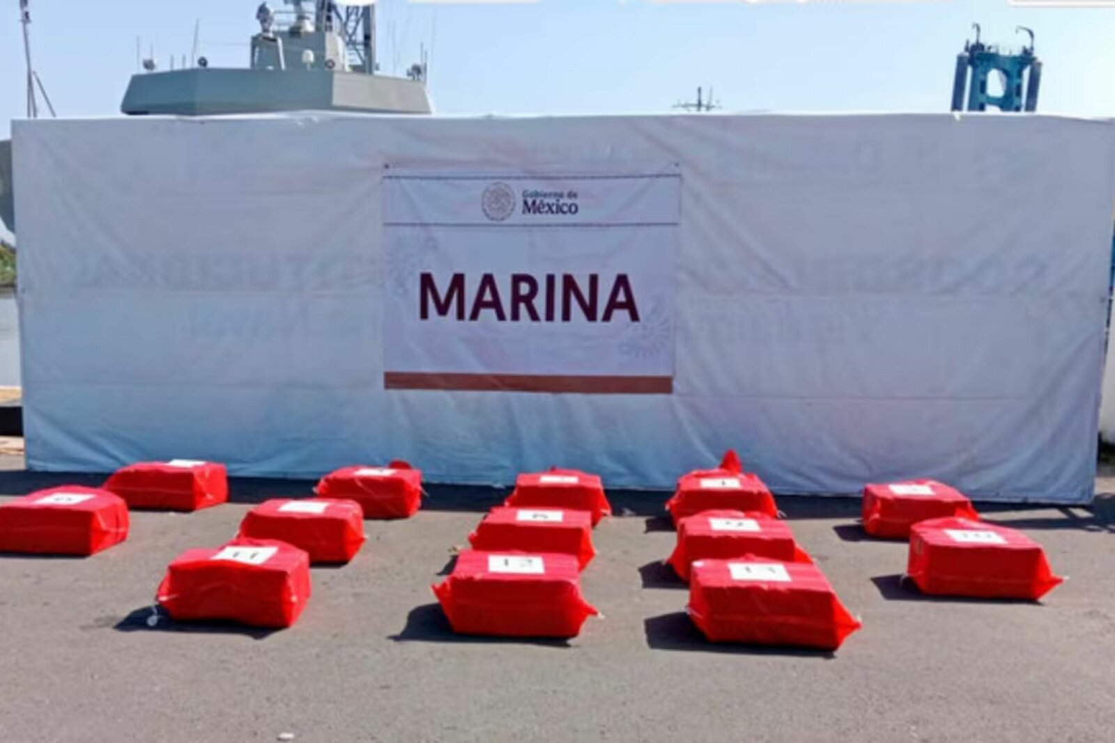 Marina asegura más de 1 tonelada de cocaína frente a costas de Chiapas