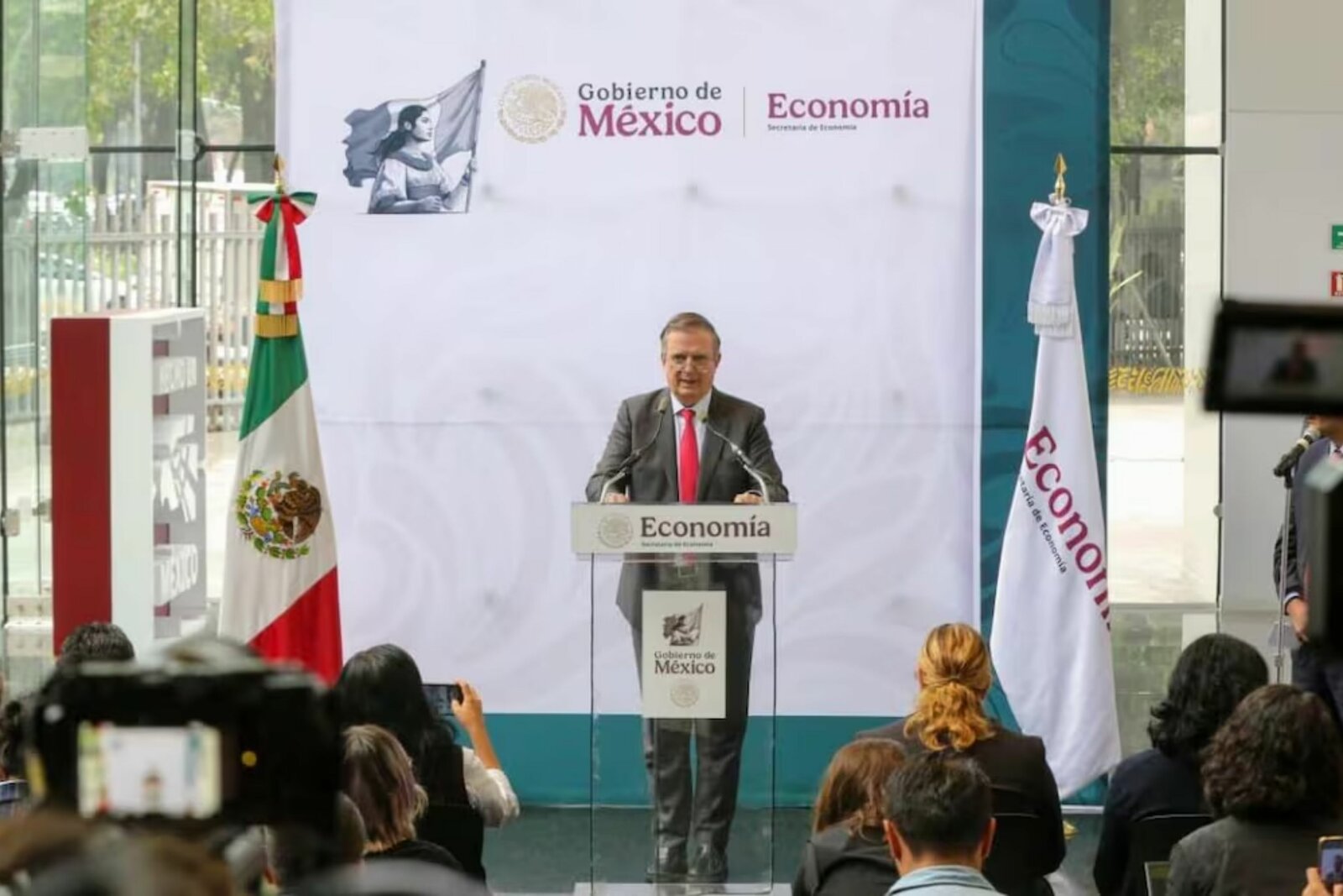 Marcelo Ebrard descarta incertidumbre por revisión del T-MEC con EU y Canadá