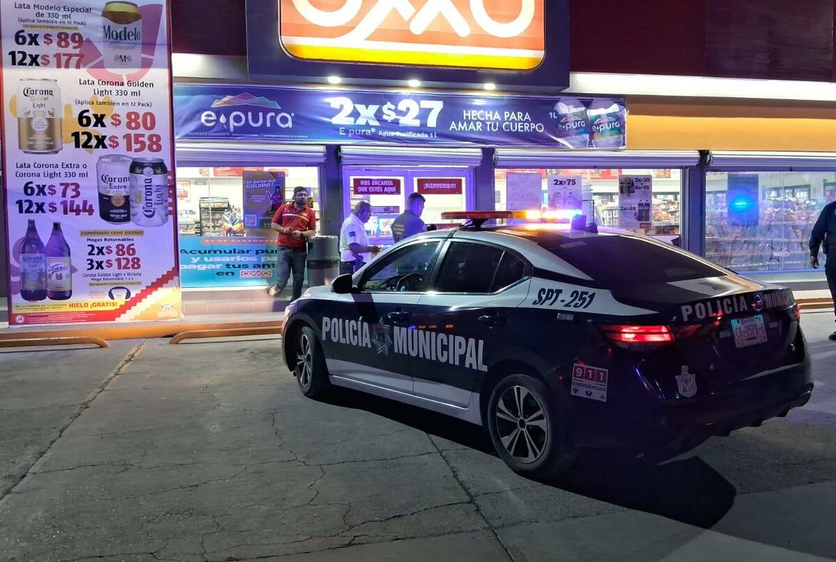 Asaltante logra escapar tras robo a tienda de conveniencia; Policía despliega operativo en la colonia Progreso