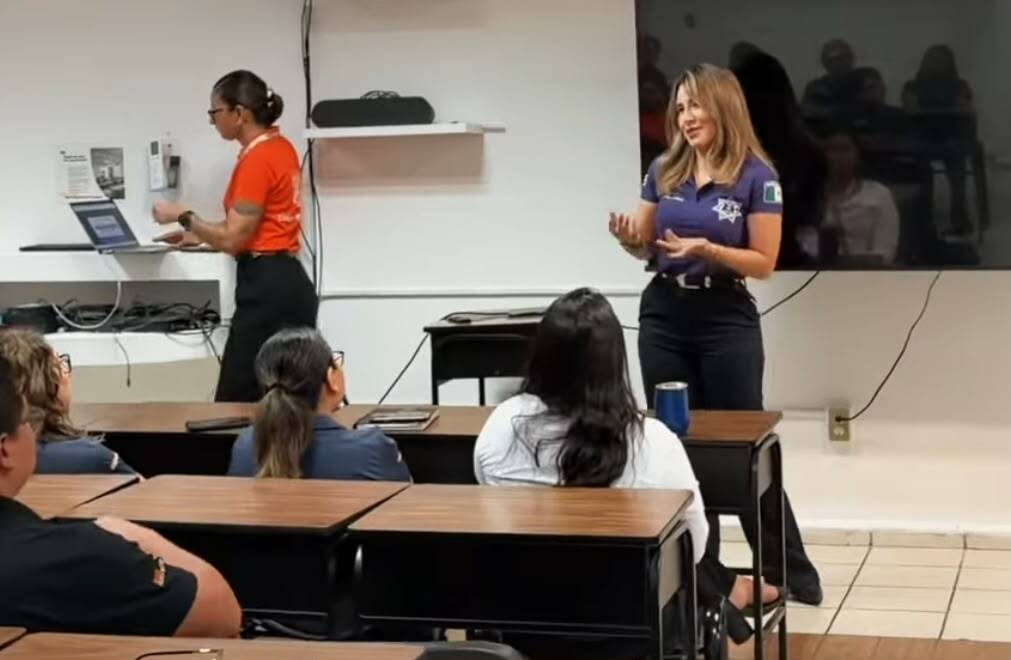 Policía Violeta