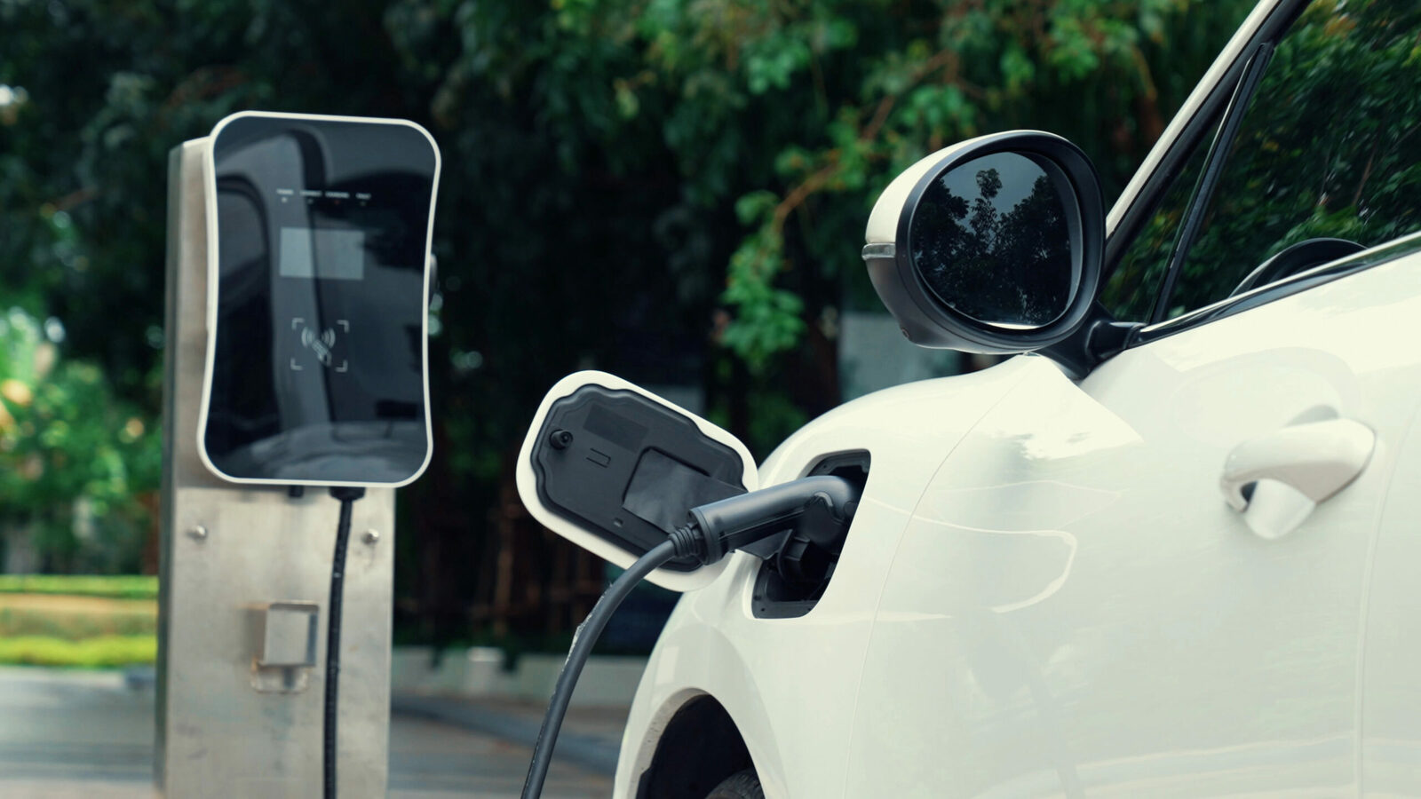 Santander prevé crecer 35% en crédito para autos eléctricos en 2026