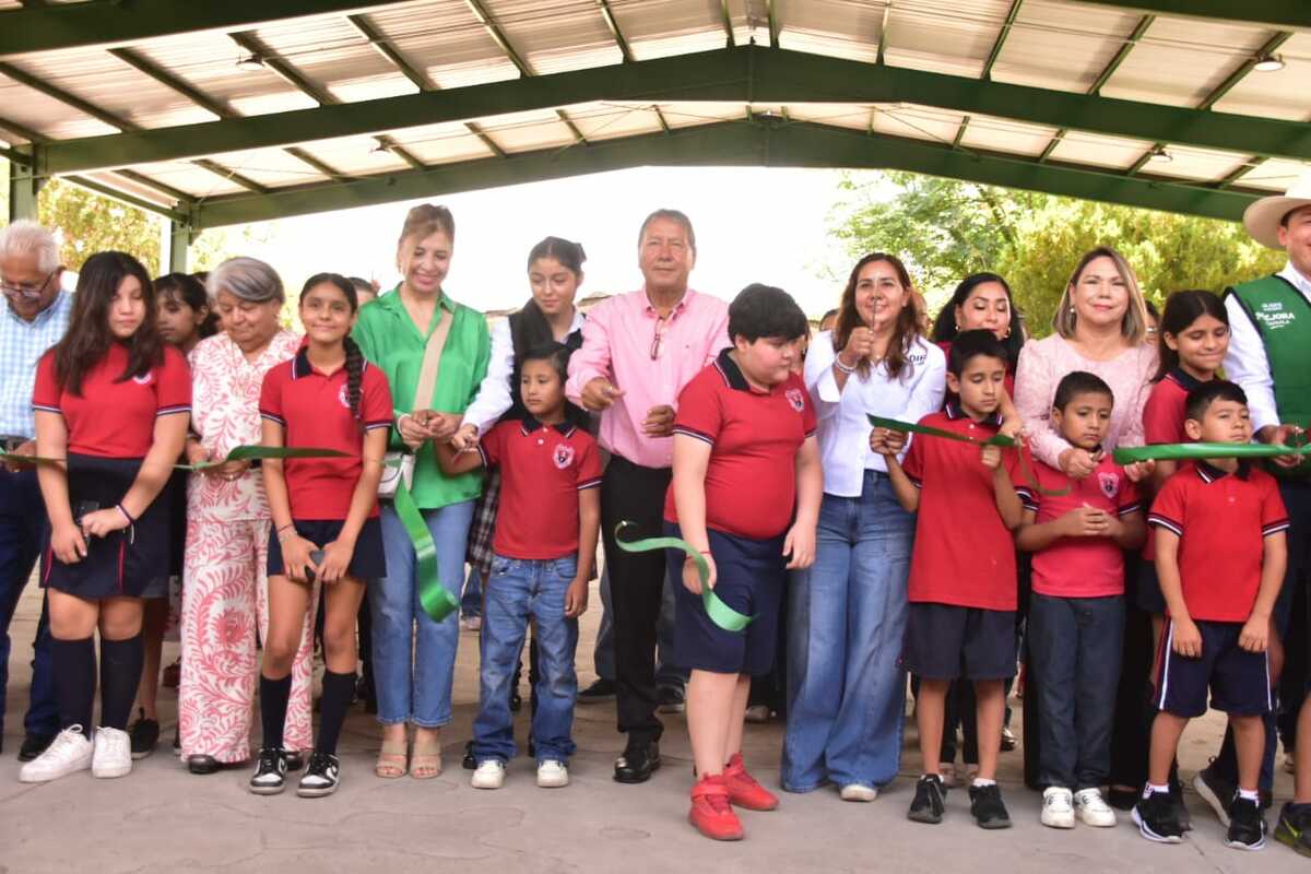 Con una inversión de 3.5 millones de pesos, autoridades estatales y municipales entregaron una nueva techumbre en la Primaria Melchor Ocampo, beneficiando