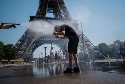 CLIMA La ola de calor en Europa provocó más de 3 mil muertes adicionales en Francia y Bélgica, mientras las autoridades mantienen la alerta por nuevas temperaturas