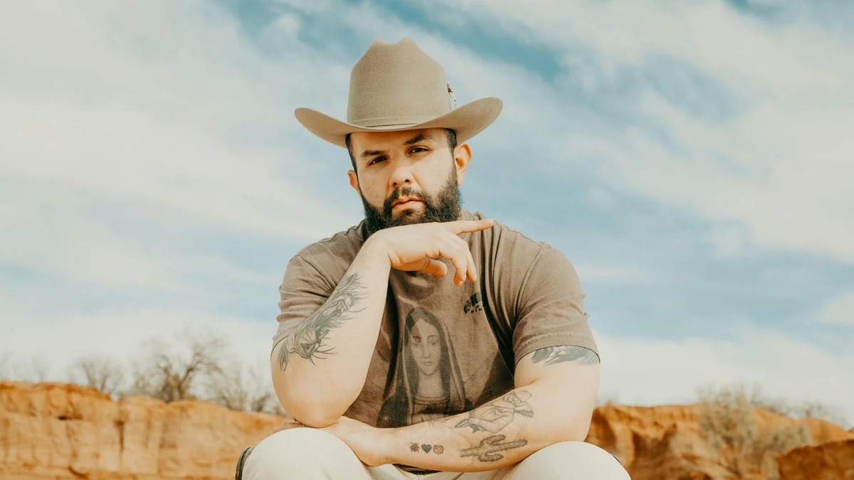 Carín León cerrará el FIFA Fan Festival Monterrey con concierto gratuito