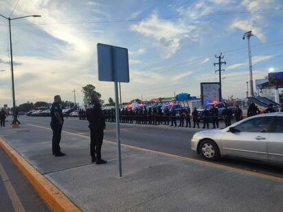 Listo el dispositivo de seguridad para proteger a las familias durante las festividades.  SAN BUENAVENTURA, COAH.– Con decenas de elementos ya distribuidos