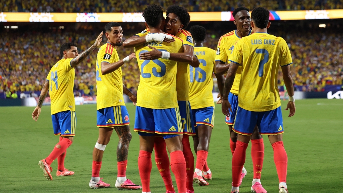 Colombia espera a Suiza en octavos tras vencer a Ghana