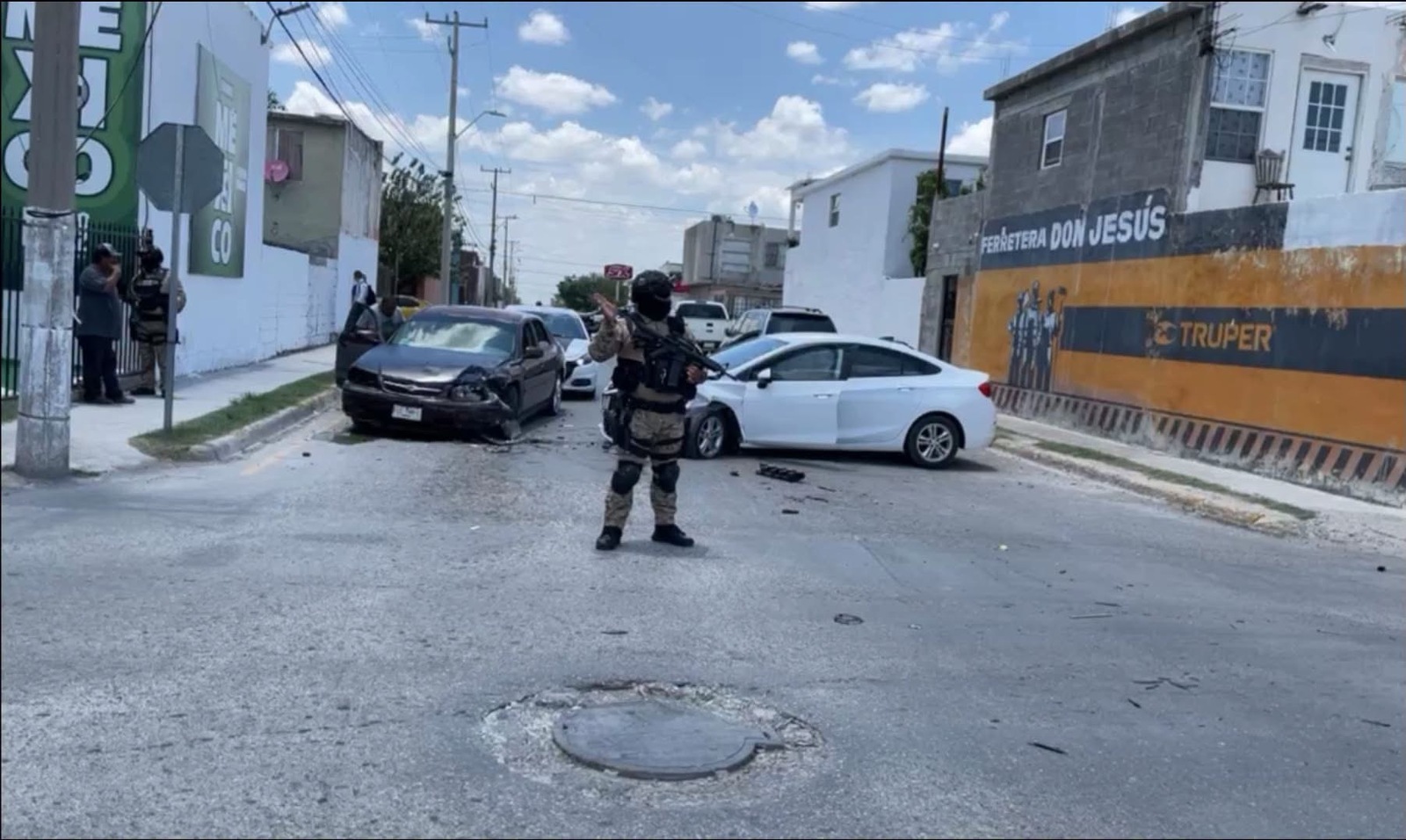 Accidente: En el percance participaron un Chevrolet Cruze, una camioneta Volkswagen y un Chevrolet Impala. Accidente: En el percance participaron un Chevrolet Cruze, una camioneta Volkswagen y un Chevrolet Impala.