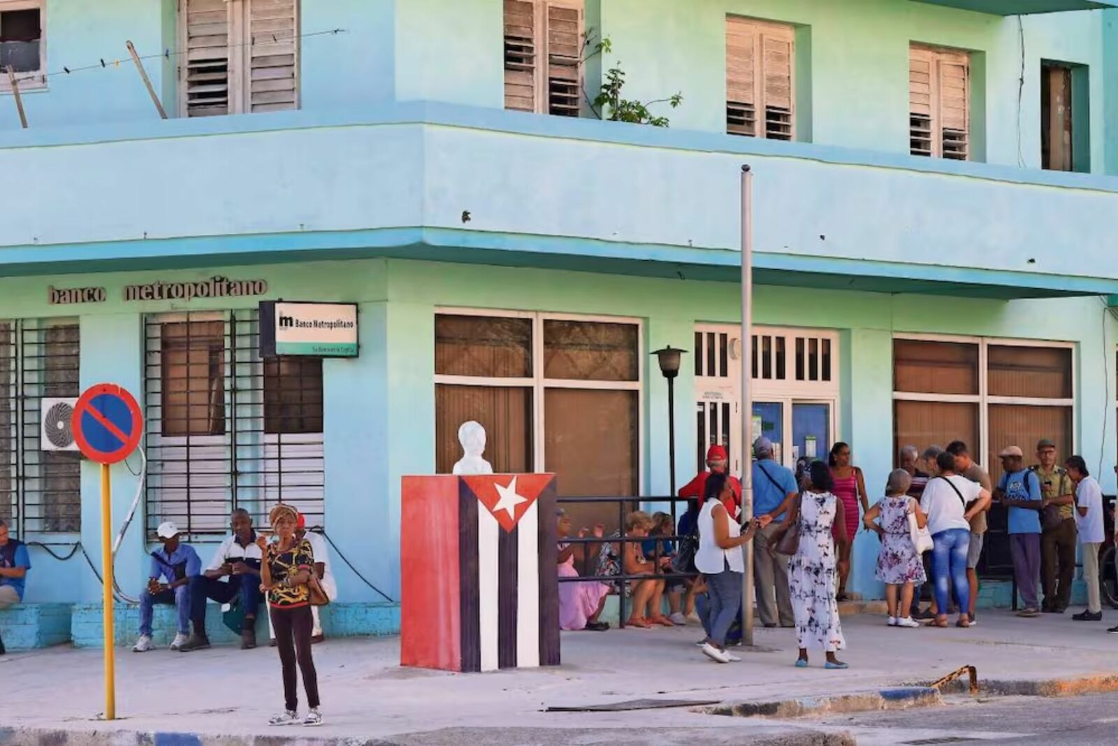 Cuba aumentará salario mínimo y modificará pensiones con reformas económicas