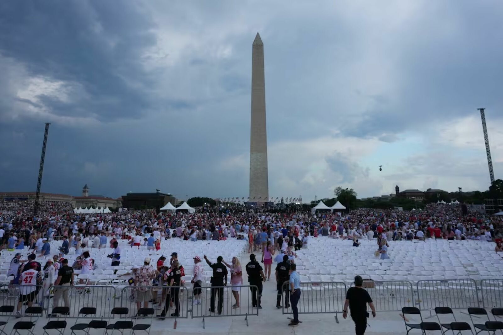 Trump mantiene discurso por Independencia de EU pese a tormentas en Washington