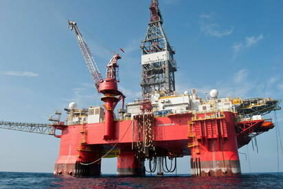 La OPEP+ acordó aumentar su producción de petróleo a partir de agosto, mientras el mercado observa la recuperación del suministro tras la reapertura
