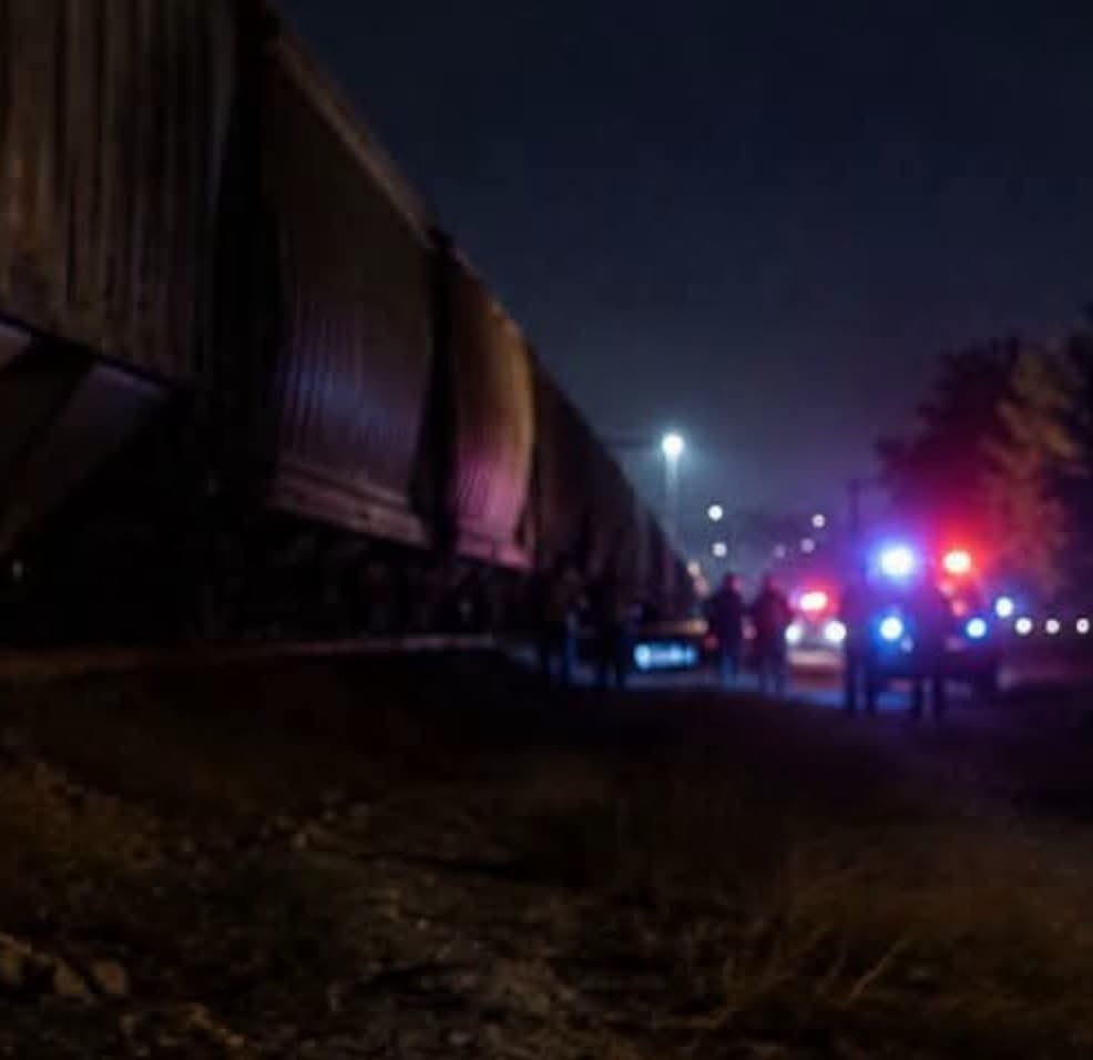 Tren arrolla y mata a hombre en Nava; Fiscalía abre carpeta de investigación