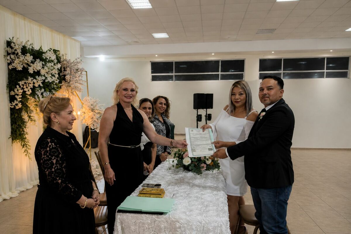 Veinticuatro parejas legalizan su unión en bodas comunitarias en Múzquiz