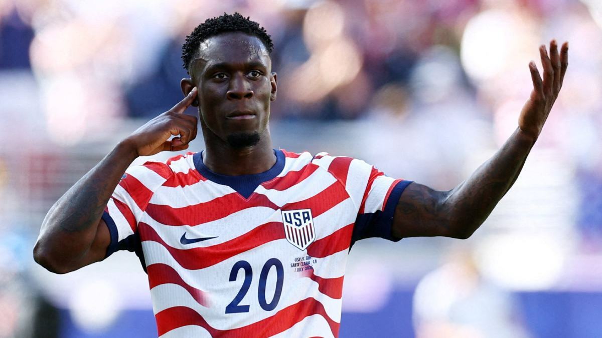 FIFA suspende sanción y Balogun podrá jugar contra Bélgica