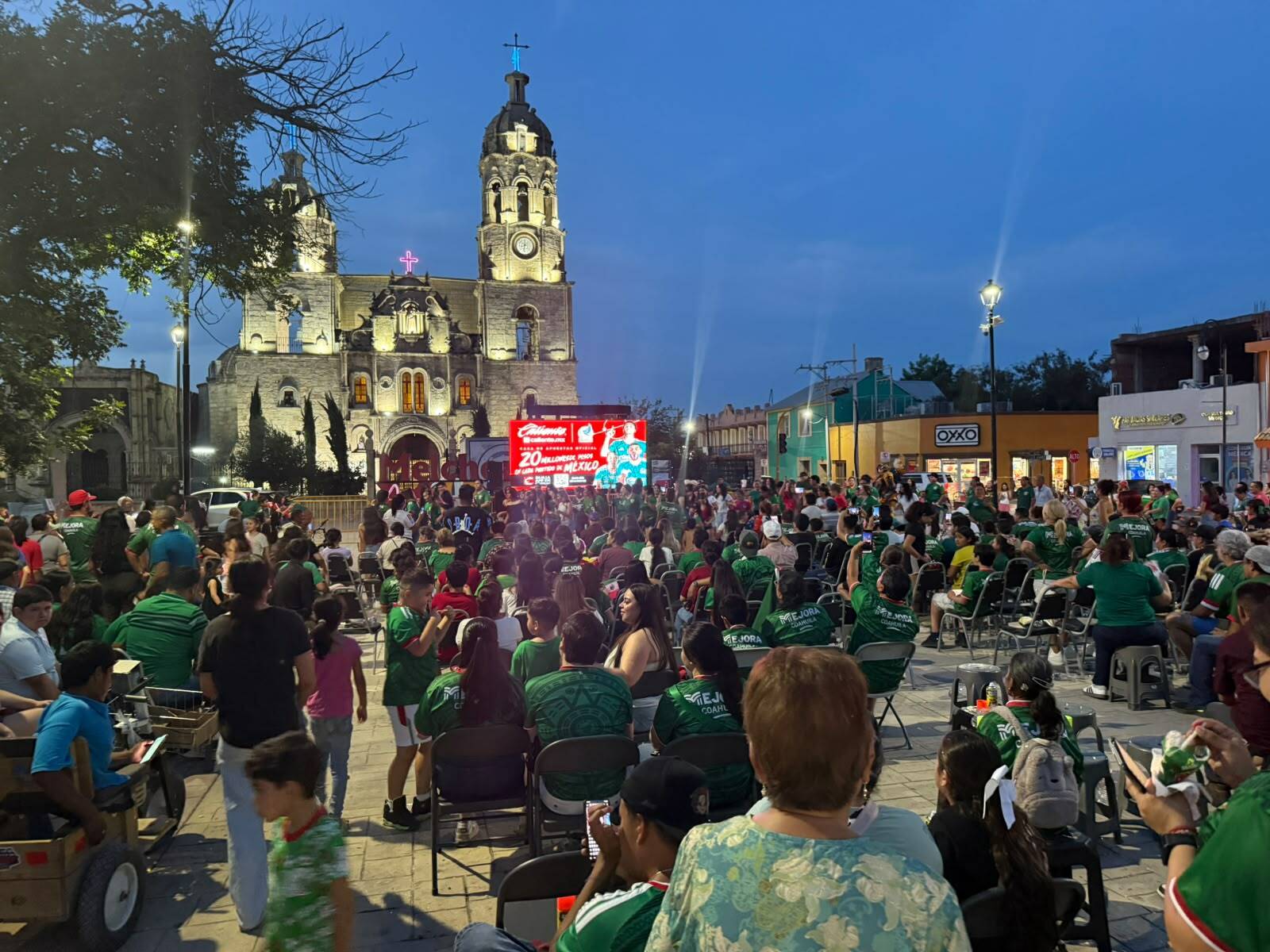 Múzquiz promueve convivencia familiar con transmisión del partido internacional México