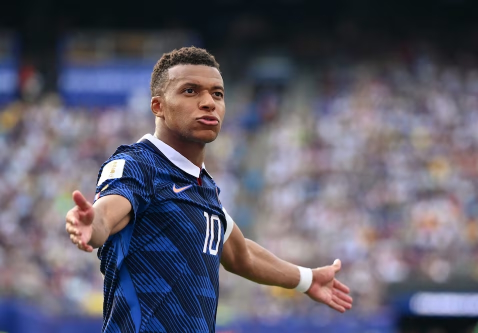 Francia condena comentarios racistas contra Kylian Mbappé