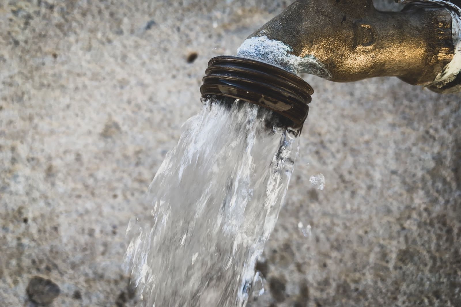 SIMAS garantiza abasto de agua durante la temporada de calor y prevé mayor demanda en la canícula