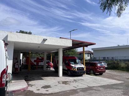 Roberto Villarreal, de 40 años de edad, fue hospitalizado luego de sufrir una descarga eléctrica mientras realizaba trabajos de electricidad en su domicilio,