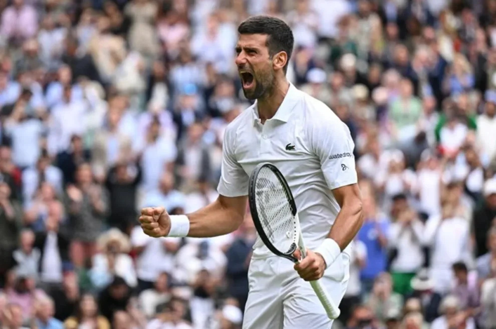 Novak Djokovic sobrevive a maratón y avanza a semifinales de Wimbledon