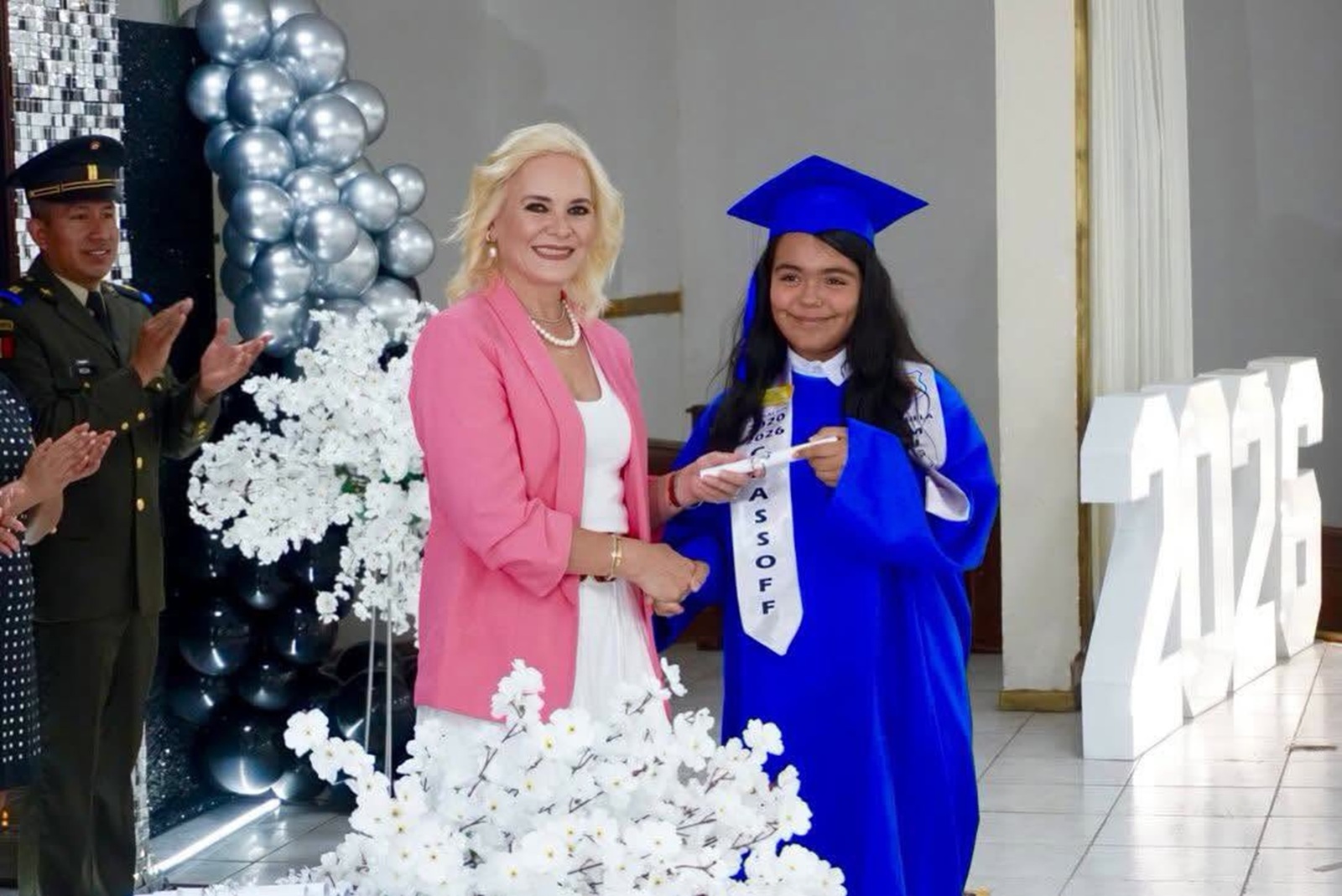 Laura Jiménez reconoce esfuerzo de graduados en Múzquiz