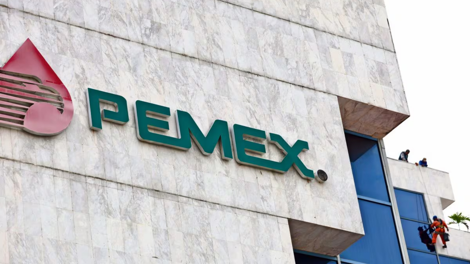 Cuatro exdirectores de Pemex han sido detenidos por distintos casos