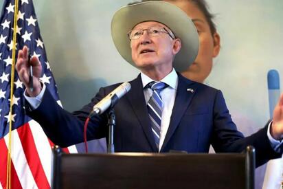 Ken Salazar afirma que captura de 'El Mayo' Zambada fue resultado de cooperación entre México y EU