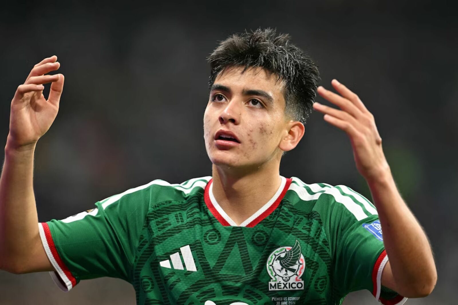 ¡No pudo asistir! Así "graduaron" a Gilberto Mora mientras jugaba el Mundial 2026