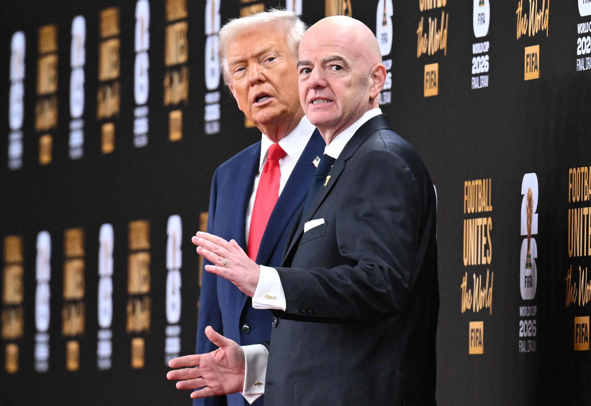 Crecen críticas contra Infantino tras polémica decisión de FIFA