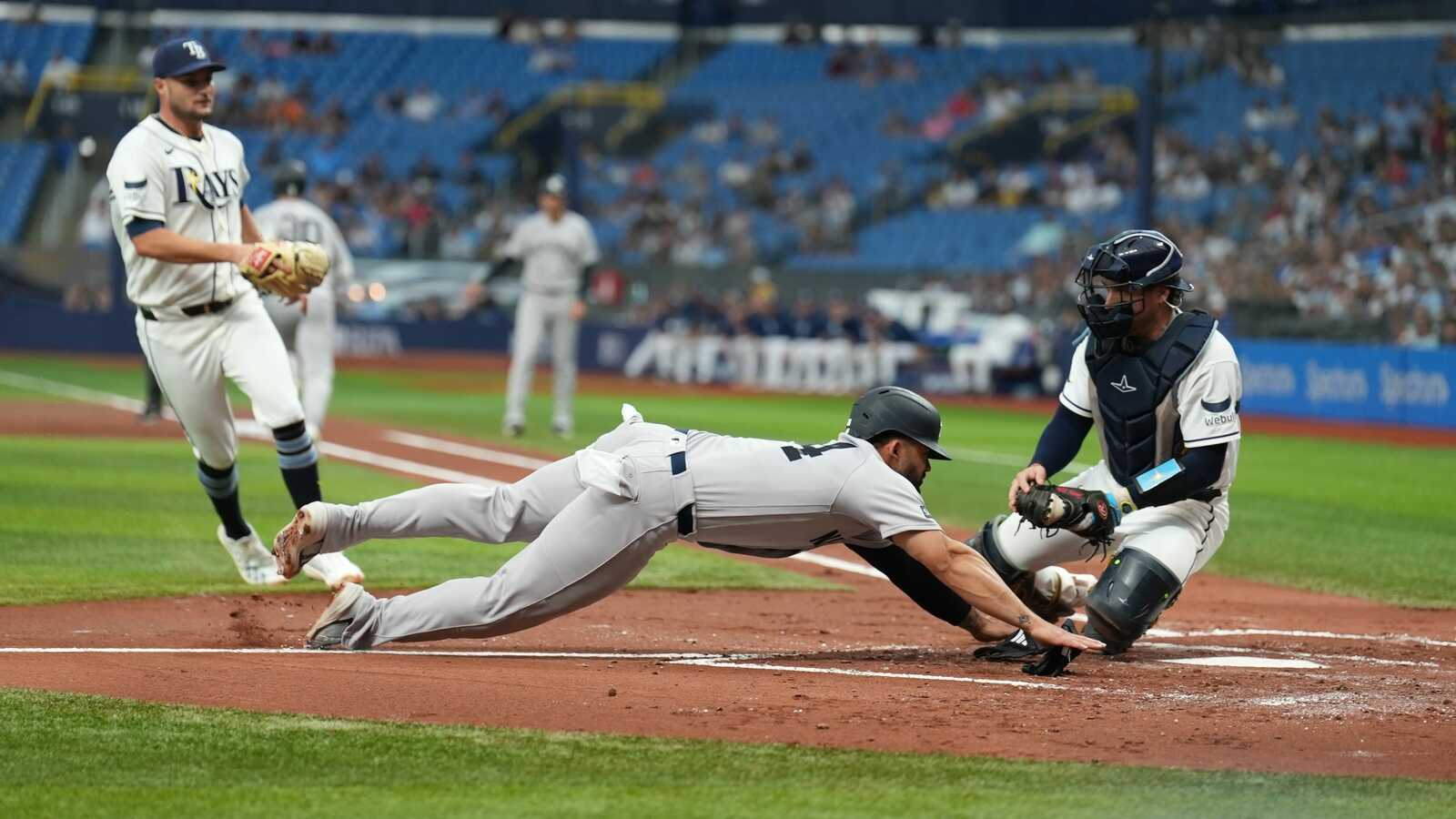 Rays vencen a Yankees con McClanahan en su mejor versión