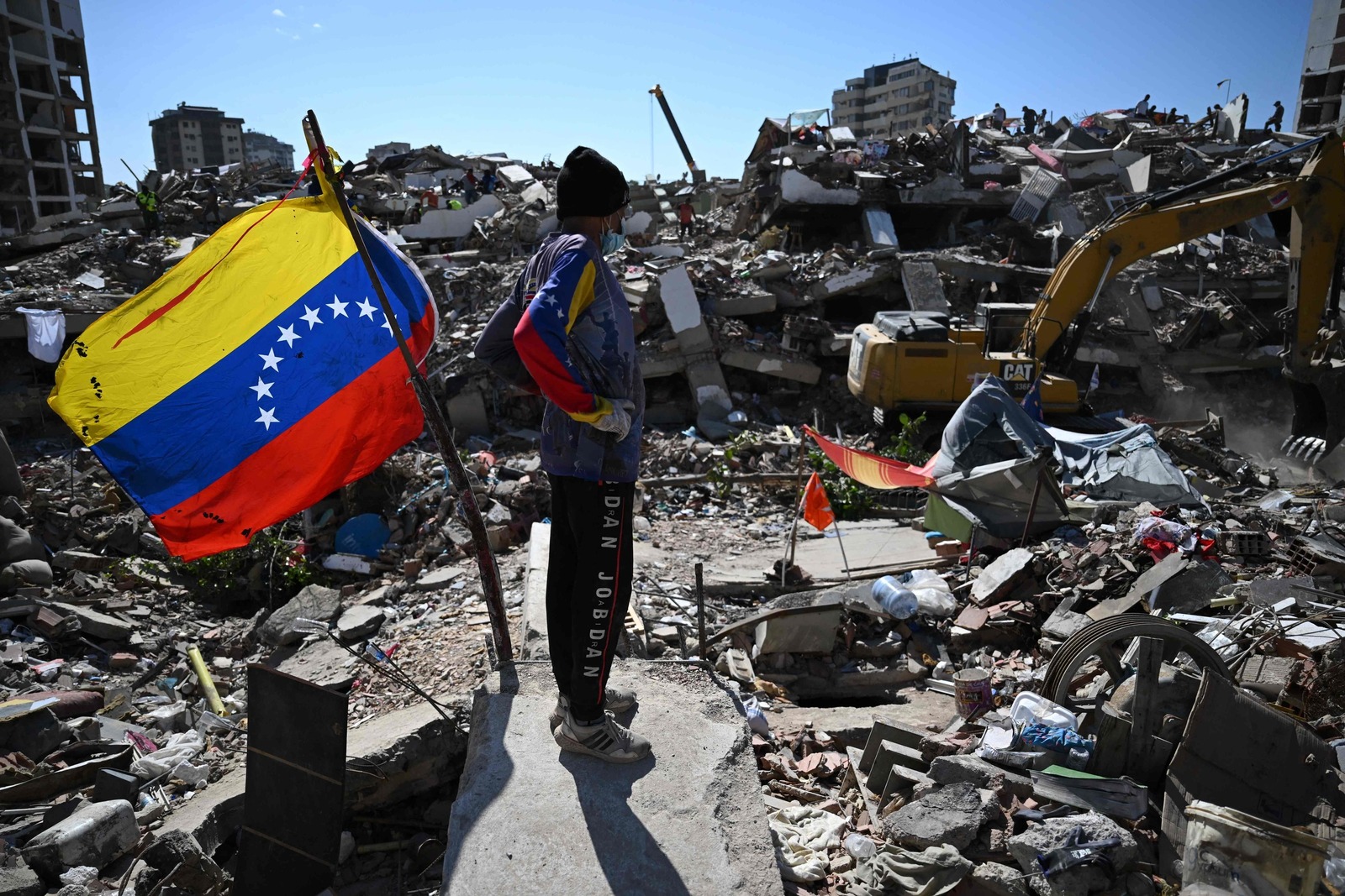Aumenta a 3 mil 811 la cifra de fallecidos por los terremotos en Venezuela