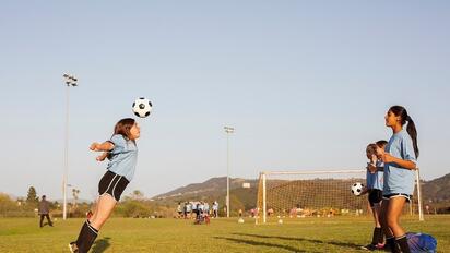 Programa de entrenamiento podría prevenir lesiones entre las futbolistas