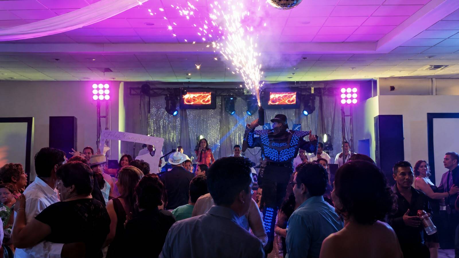 Salones de eventos refuerzan medidas para prevenir accidentes