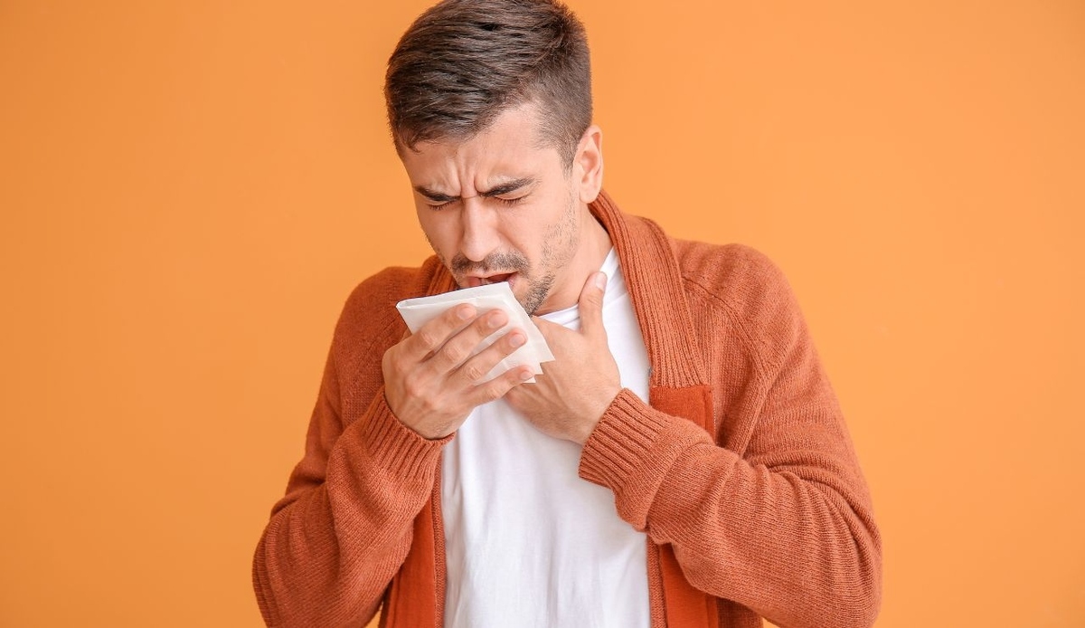¿Tos leve o algo más? Los 10 síntomas de la neumonía silenciosa que muchos pasan por alto
