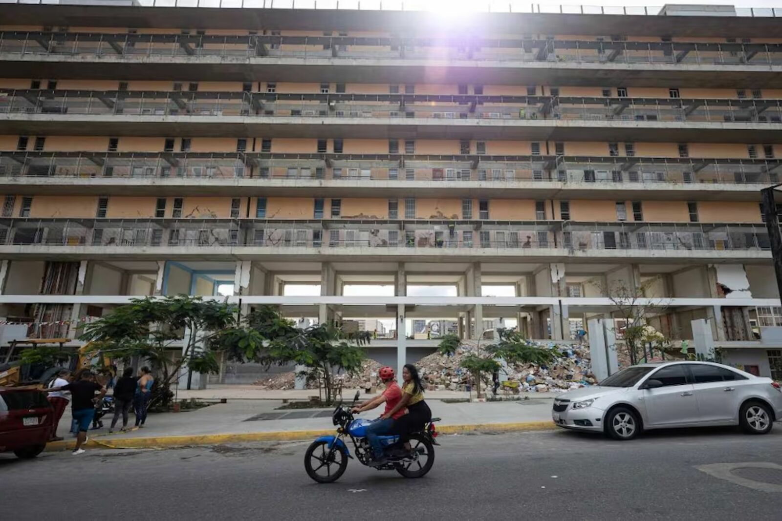 Venezuela recupera 96% del servicio eléctrico en La Guaira tras terremotos