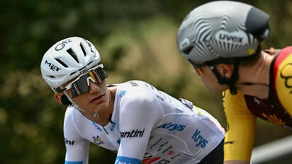 Isaac del Toro, tercero en la general y líder juvenil del Tour
