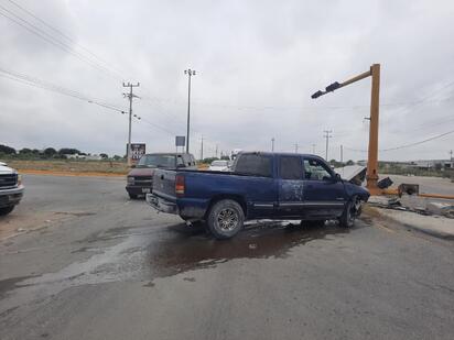 Conductor ebrio termina hospitalizado tras salirse del camino en la carretera 57