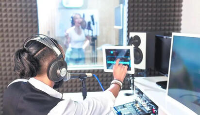 Industria musical presenta etiquetado voluntario para música creada con IA
