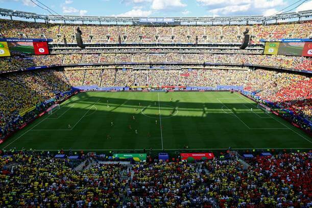 La FIFA comercializa pasto de la final del Mundial 2026 como colección
