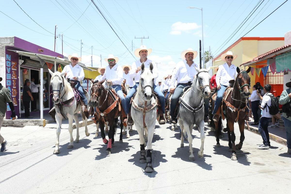 región: Encabeza gobernador cabalgata de San Buenaventura