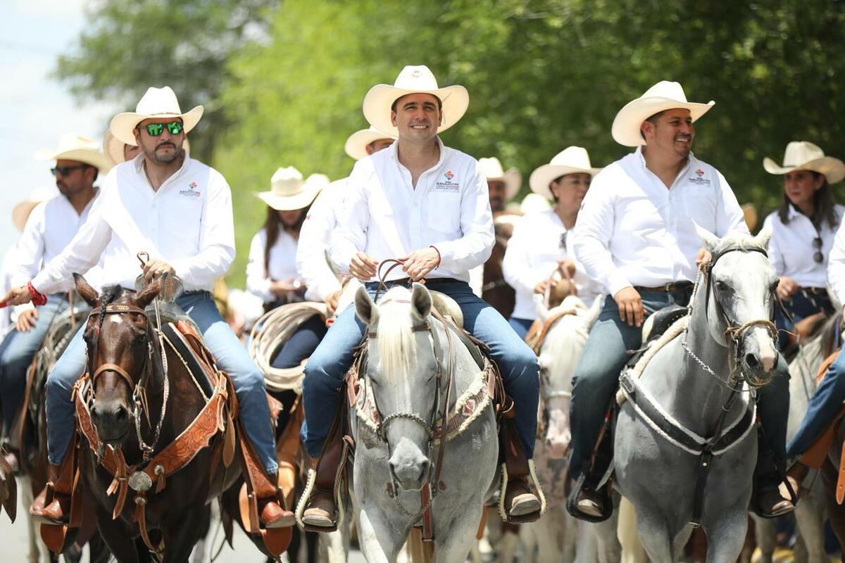 región: Encabeza gobernador cabalgata de San Buenaventura