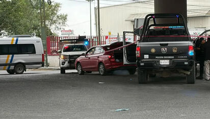 Se sintió mal al cambiar una llanta y falleció en la carretera a Laredo