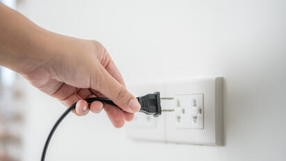 virales ¿Cómo evitar que se quemen tus aparatos eléctricos por tormentas?