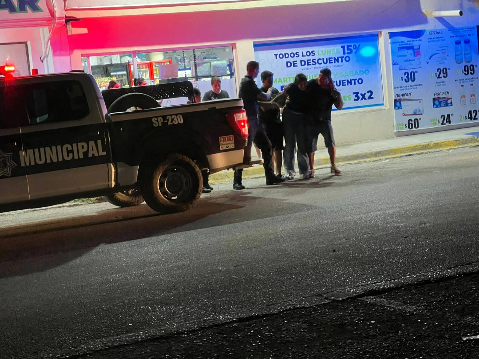 Asaltan con picahielo a joven frente al Hospital Amparo Pape