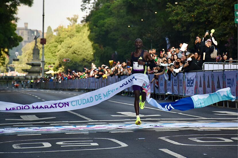 Kenianos dominan el Medio Maratón de la CDMX 2026